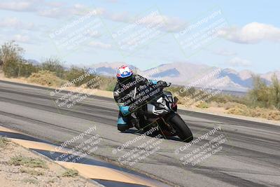 media/Nov-16-2025-Race Pace (Sun) [[8c5fa54630]]/Verified Riders/4-Turn 3 Inside (1050am)/